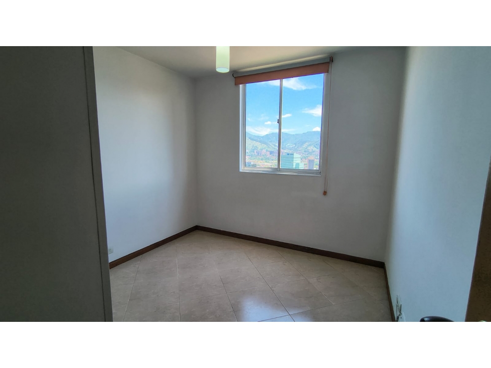 Apartamento en arriendo en Castropol, Medellín · foto 8 de 13
