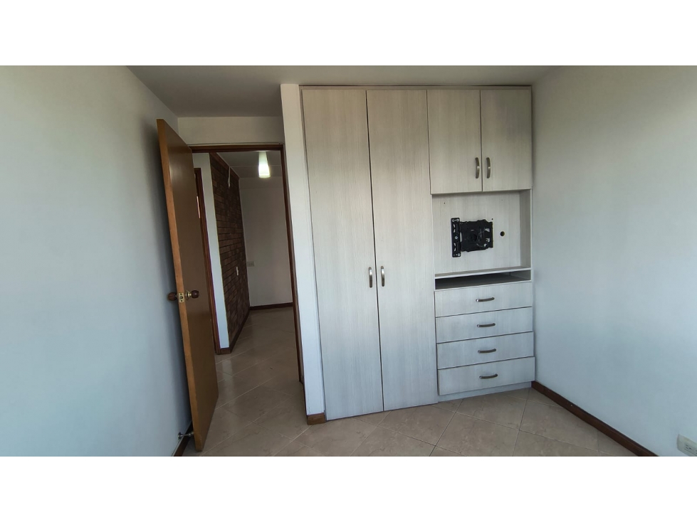 Apartamento en arriendo en Castropol, Medellín · foto 9 de 13