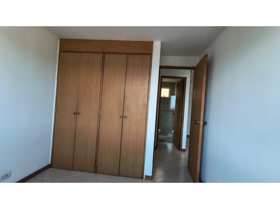 Apartamento en arriendo en Castropol, Medellín · foto 11 de 13