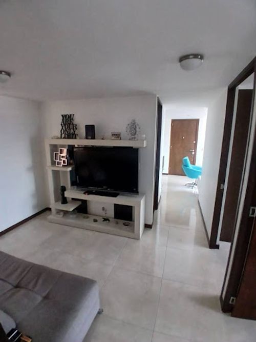 Apartamento de 3 alcobas en arriendo en Los Colores, Medellín, 90 m² · foto 4 de 12