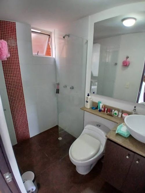 Apartamento de 3 alcobas en arriendo en Los Colores, Medellín, 90 m² · foto 10 de 12