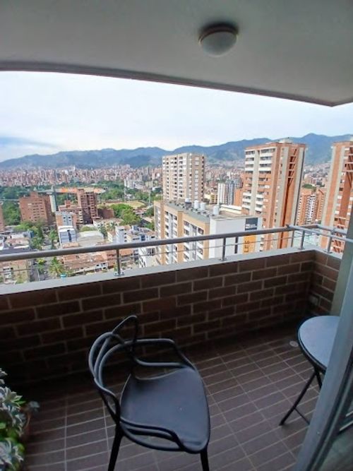 Apartamento de 3 alcobas en arriendo en Los Colores, Medellín, 90 m² · foto 12 de 12