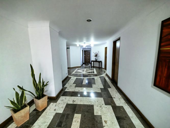 Apartamento de 3 alcobas en venta en Chico, Bogotá, 300 m² · foto 4 de 17