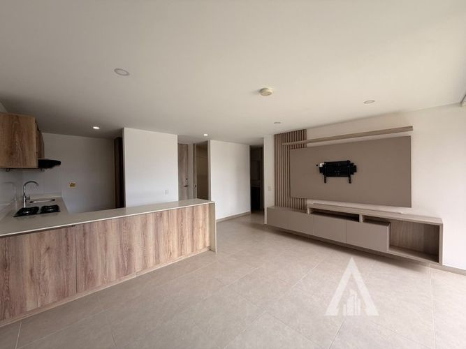 Apartamento de 2 alcobas en arriendo en Ciudad Del Río, Medellín, 86 m² · foto 3 de 12