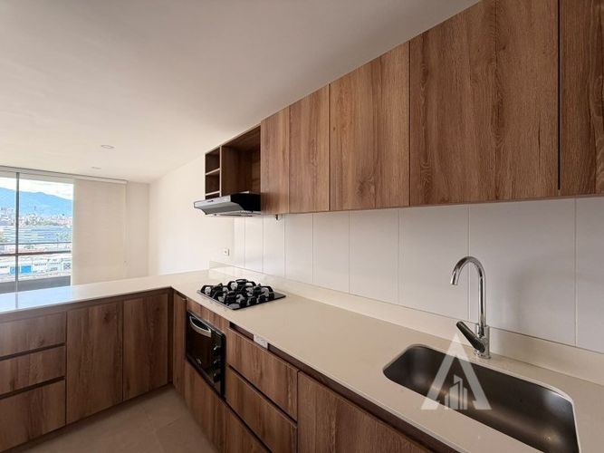 Apartamento de 2 alcobas en arriendo en Ciudad Del Río, Medellín, 86 m² · foto 5 de 12