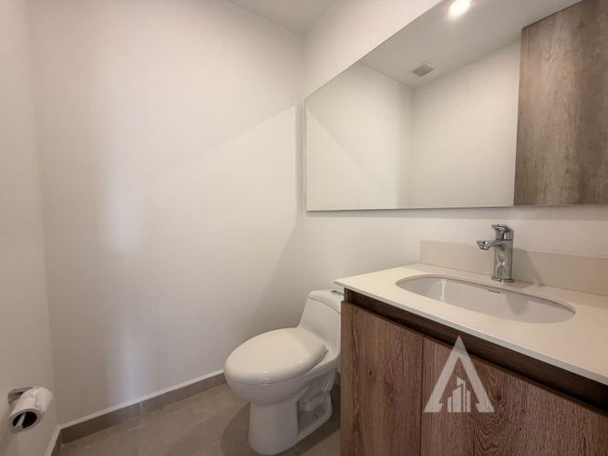 Apartamento de 2 alcobas en arriendo en Ciudad Del Río, Medellín, 86 m² · foto 6 de 12