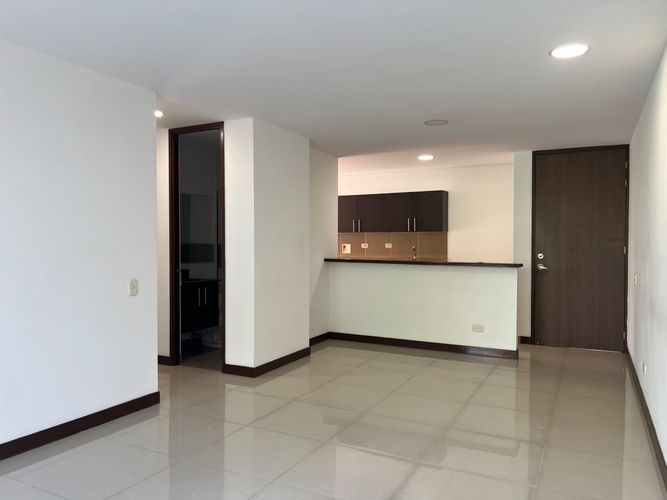 Apartamento de 3 alcobas en arriendo en Loma Del Esmeraldal, Envigado, 102 m² · foto 7 de 18