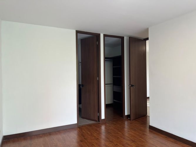Apartamento de 3 alcobas en arriendo en Loma Del Esmeraldal, Envigado, 102 m² · foto 14 de 18