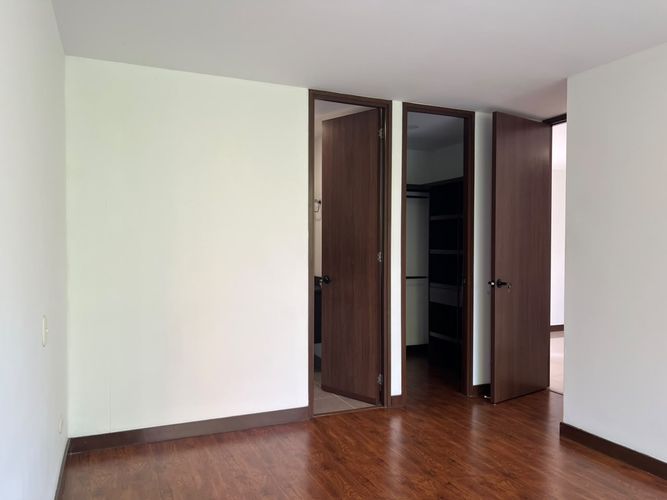 Apartamento de 3 alcobas en arriendo en Loma Del Esmeraldal, Envigado, 102 m² · foto 10 de 18