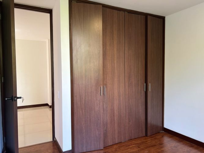 Apartamento de 3 alcobas en arriendo en Loma Del Esmeraldal, Envigado, 102 m² · foto 8 de 18