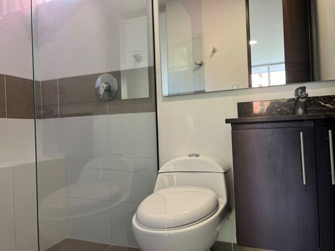 Apartamento de 3 alcobas en arriendo en Loma Del Esmeraldal, Envigado, 102 m² · foto 18 de 18