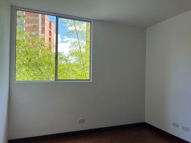 Apartamento de 3 alcobas en arriendo en Loma Del Esmeraldal, Envigado, 102 m² · foto 9 de 18