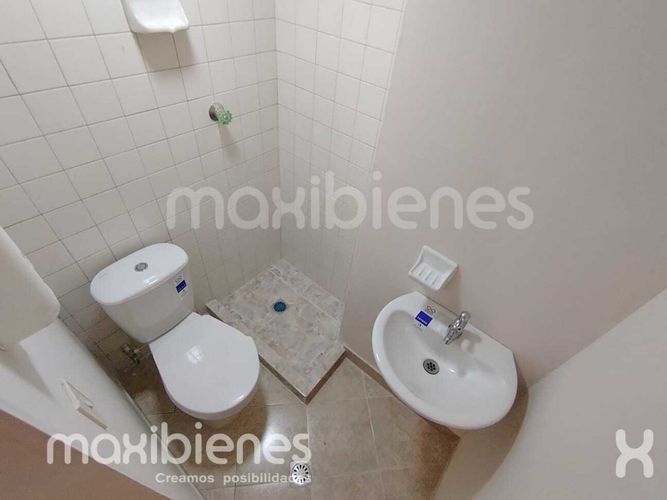 Oficina en arriendo en El Velódromo, Medellín, 240 m² · foto 3 de 8