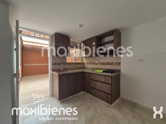 Casa de 2 alcobas en venta en El Porvenir, Rionegro, 58 m² · foto 2 de 14