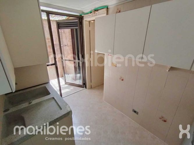 Oficina en arriendo en El Velódromo, Medellín, 240 m² · foto 4 de 8