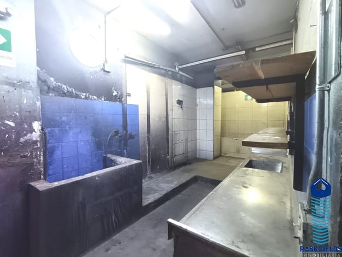 Edificio en arriendo en Conquistadores, Medellín, 2000 m² · foto 7 de 24