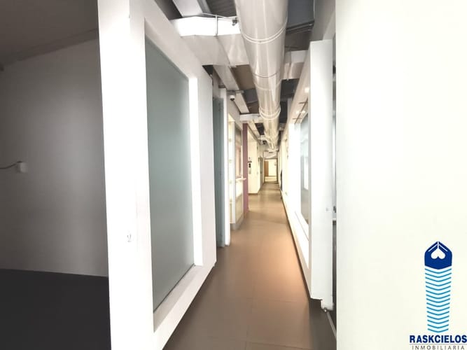 Edificio en arriendo en Conquistadores, Medellín, 2000 m² · foto 23 de 24