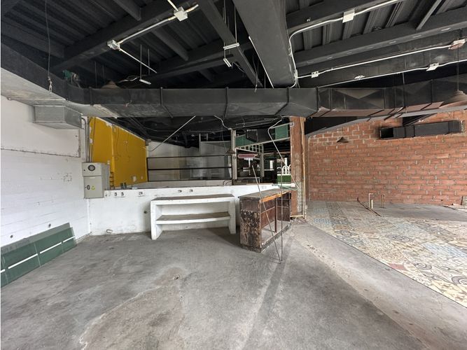 Local en venta en Milla De Oro, Medellín, 203 m² · foto 4 de 10