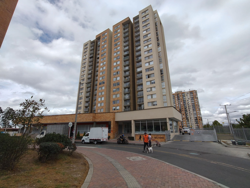 Apartamento en venta en Gran Granada, Bogotá · foto 2 de 24