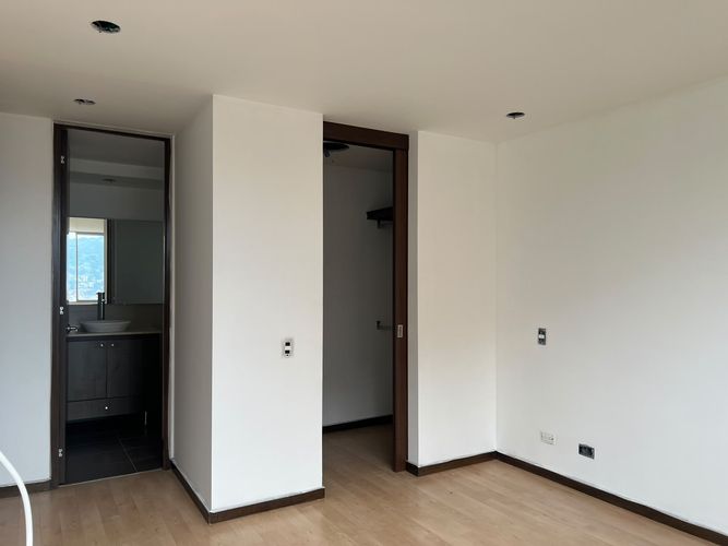 Apartamento de 3 alcobas en arriendo en Los Balsos, Medellín, 114 m² · foto 9 de 14