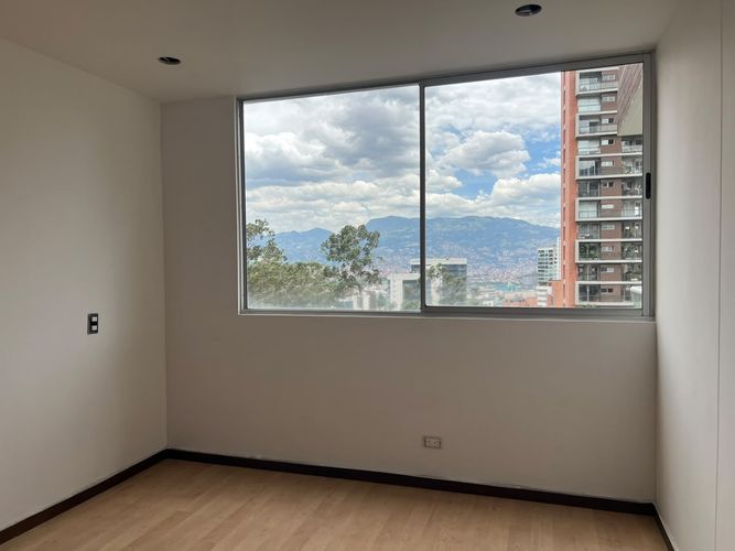 Apartamento de 3 alcobas en arriendo en Los Balsos, Medellín, 114 m² · foto 11 de 14