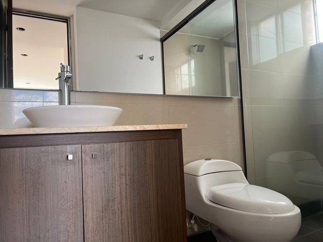 Apartamento de 3 alcobas en arriendo en Los Balsos, Medellín, 114 m² · foto 13 de 14