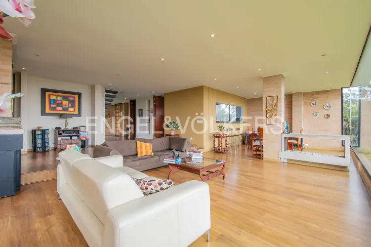 Casa de 4 alcobas en venta en Yerbabuena, Sopó, 320 m² · foto 4 de 20