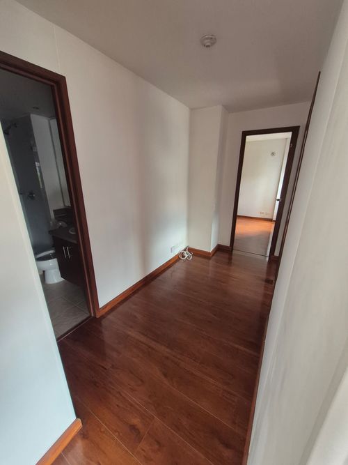 Apartamento de 3 alcobas en venta en Centro Comercial Parque La Colina, Bogotá, 72 m² · foto 3 de 13