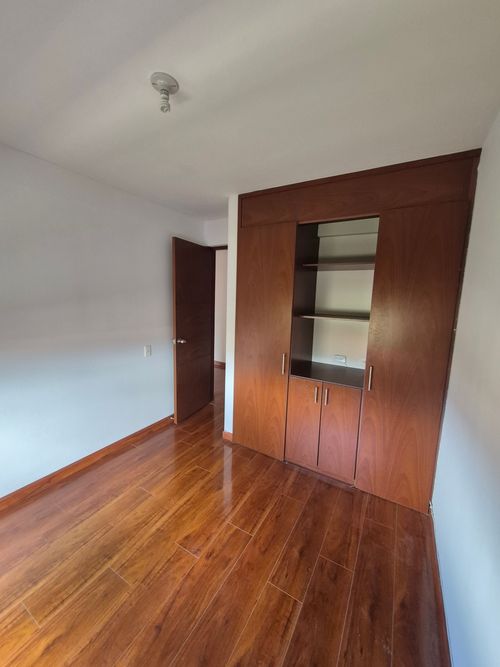 Apartamento de 3 alcobas en venta en Centro Comercial Parque La Colina, Bogotá, 72 m² · foto 6 de 13