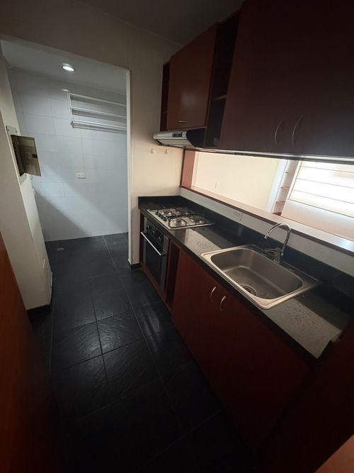 Apartamento de 3 alcobas en venta en Centro Comercial Parque La Colina, Bogotá, 72 m² · foto 8 de 13