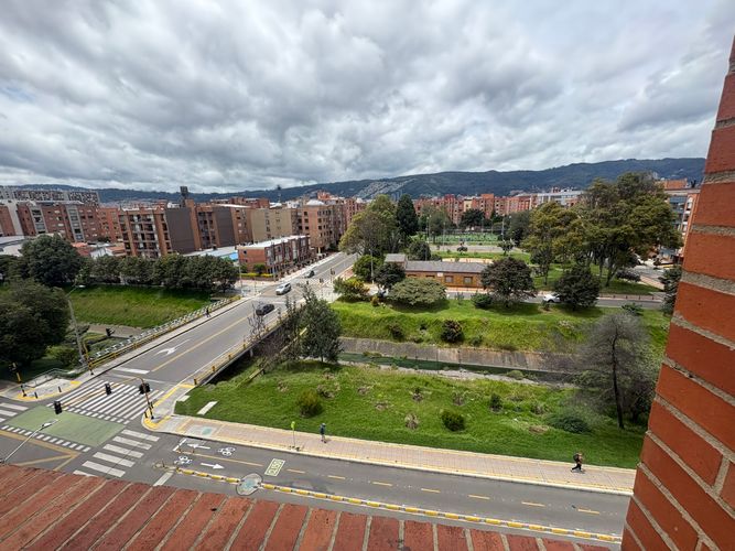Apartamento de 3 alcobas en venta en Centro Comercial Parque La Colina, Bogotá, 72 m² · foto 9 de 13