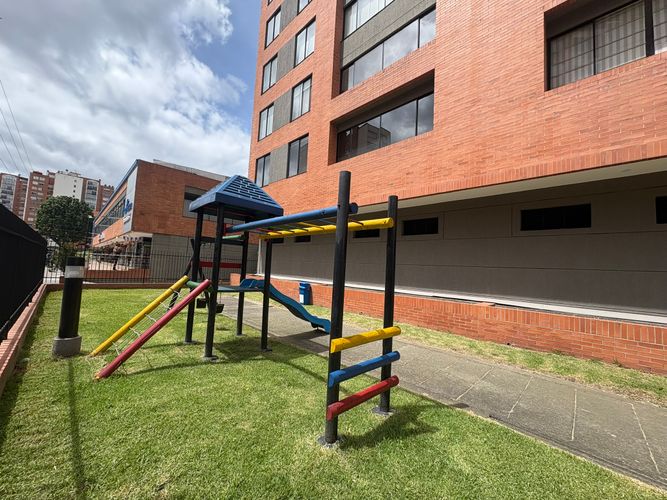 Apartamento de 3 alcobas en venta en Centro Comercial Parque La Colina, Bogotá, 72 m² · foto 10 de 13