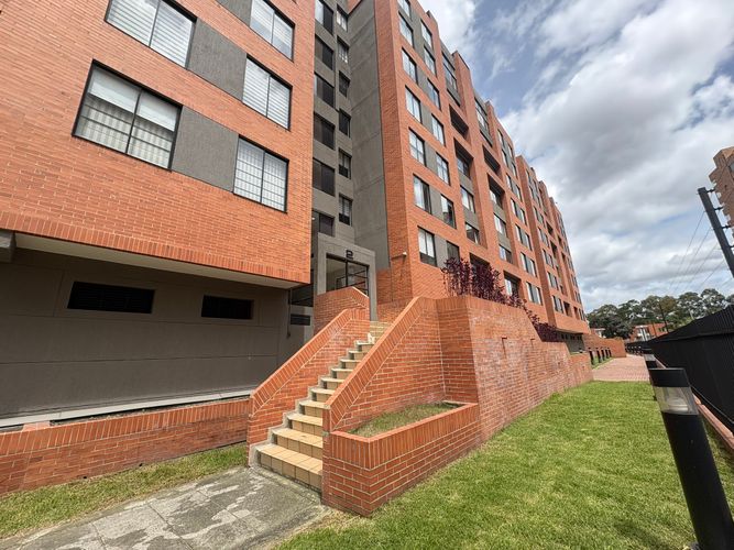 Apartamento de 3 alcobas en venta en Centro Comercial Parque La Colina, Bogotá, 72 m² · foto 11 de 13