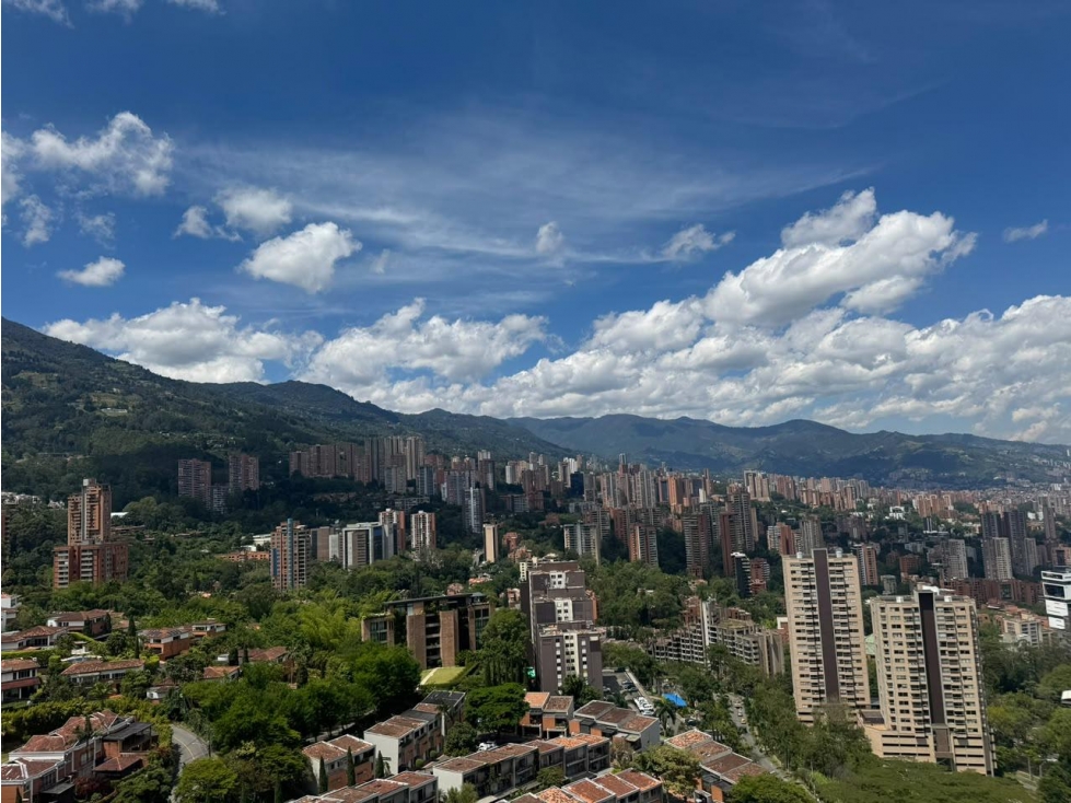 Apartamento en arriendo en Altos Del Poblado, Medellín · foto 5 de 18