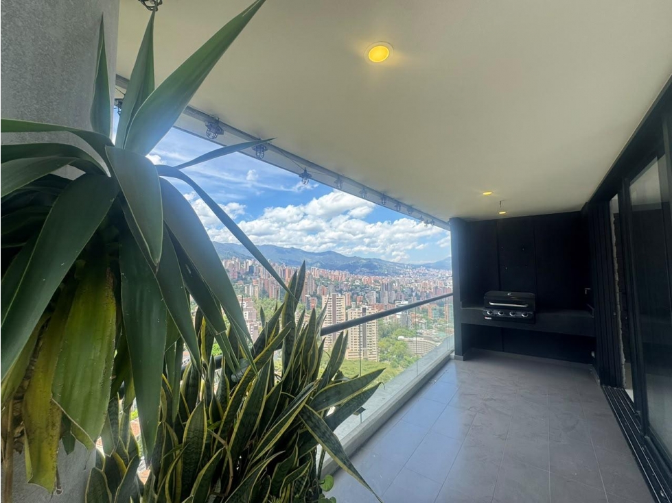 Apartamento en arriendo en Altos Del Poblado, Medellín · foto 6 de 18