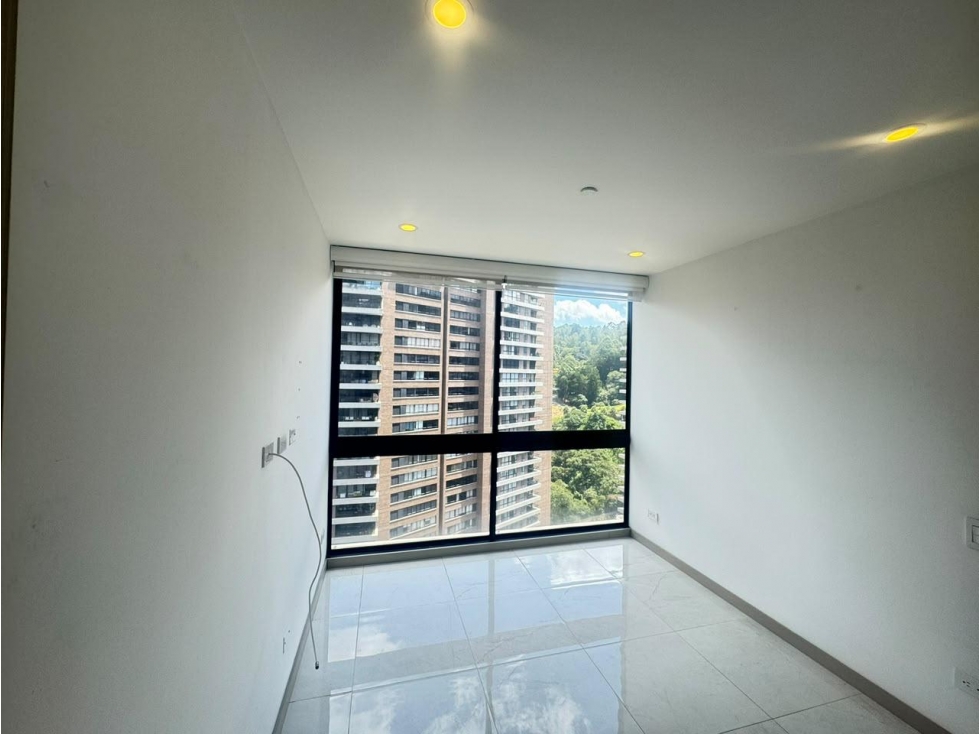 Apartamento en arriendo en Altos Del Poblado, Medellín · foto 12 de 18