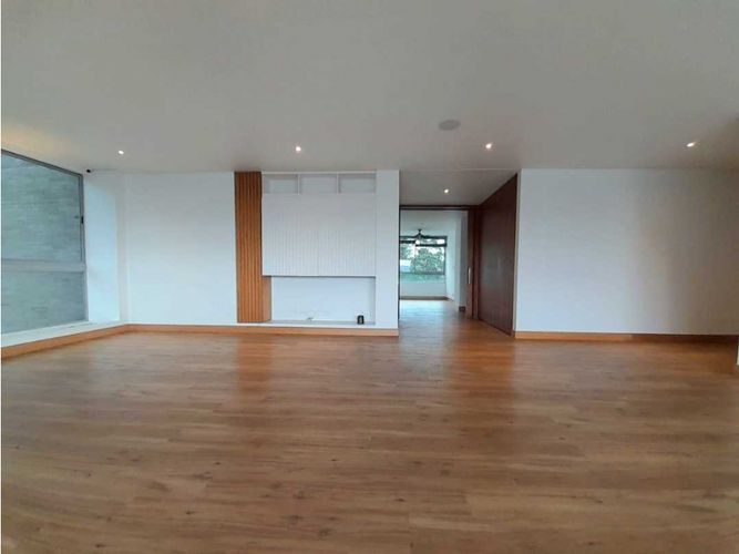 Apartamento en venta en Los Balsos, Medellín · foto 2 de 18