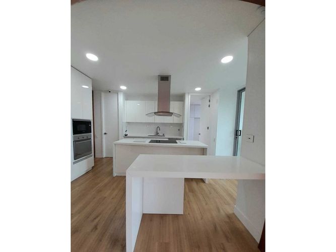 Apartamento en venta en Los Balsos, Medellín · foto 6 de 18