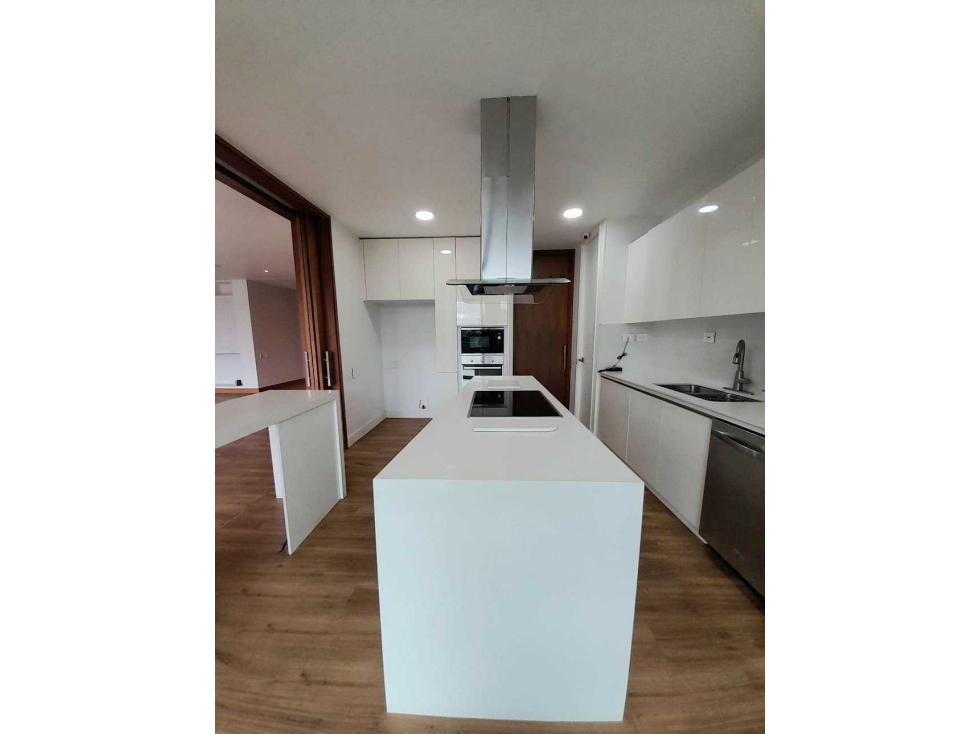 Apartamento en arriendo en Los Balsos, Medellín · foto 7 de 18