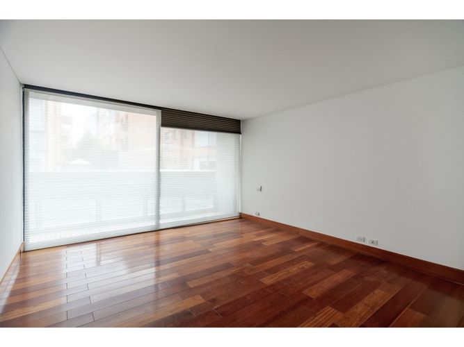 Apartamento de 3 alcobas en venta en El Virrey, Bogotá, 347 m² · foto 11 de 24