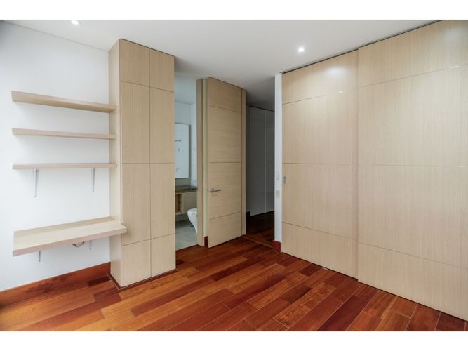 Apartamento de 3 alcobas en venta en El Virrey, Bogotá, 347 m² · foto 12 de 24