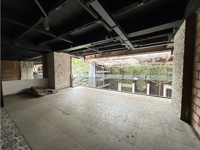 Local en venta en Milla De Oro, Medellín, 118 m² · foto 3 de 10