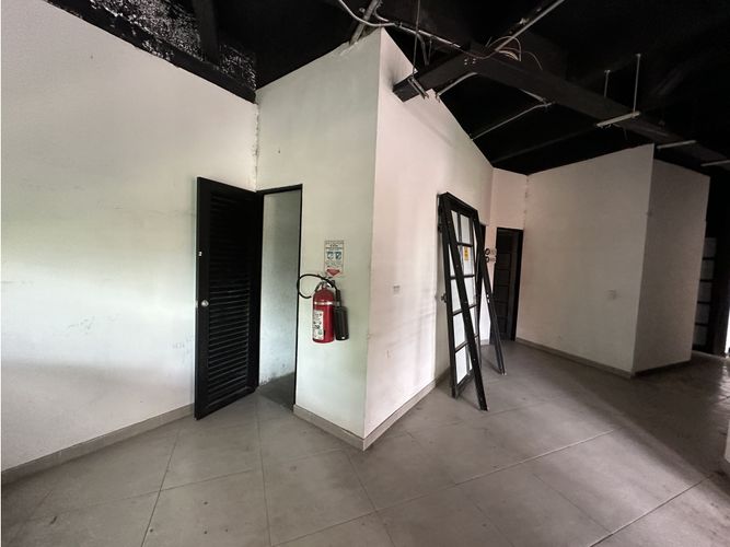 Local en venta en Milla De Oro, Medellín, 118 m² · foto 9 de 10