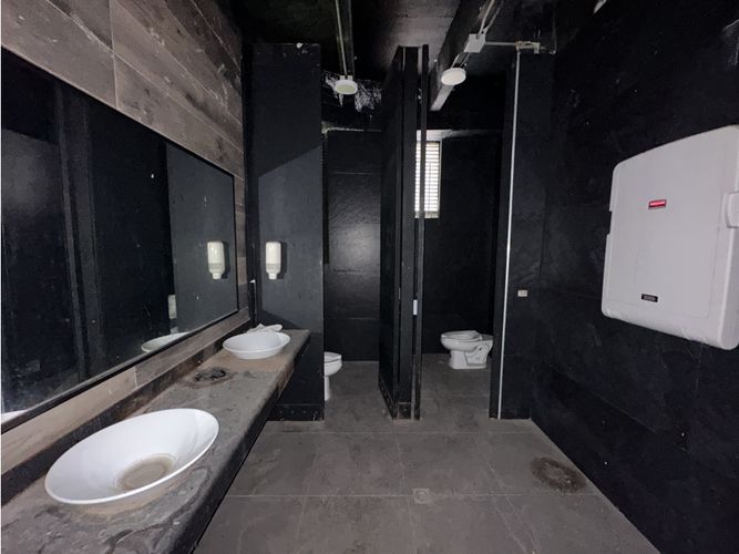 Local en venta en Milla De Oro, Medellín, 118 m² · foto 10 de 10