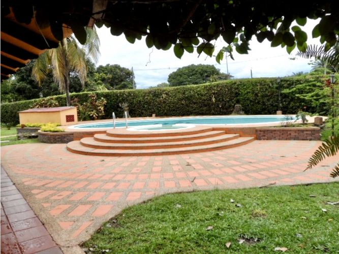 Casa de 5 alcobas en venta en Bella Suiza, Villavicencio, 320 m² · foto 12 de 18