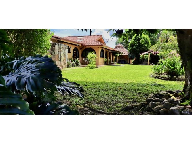 Casa de 5 alcobas en venta en Bella Suiza, Villavicencio, 320 m² · foto 16 de 18