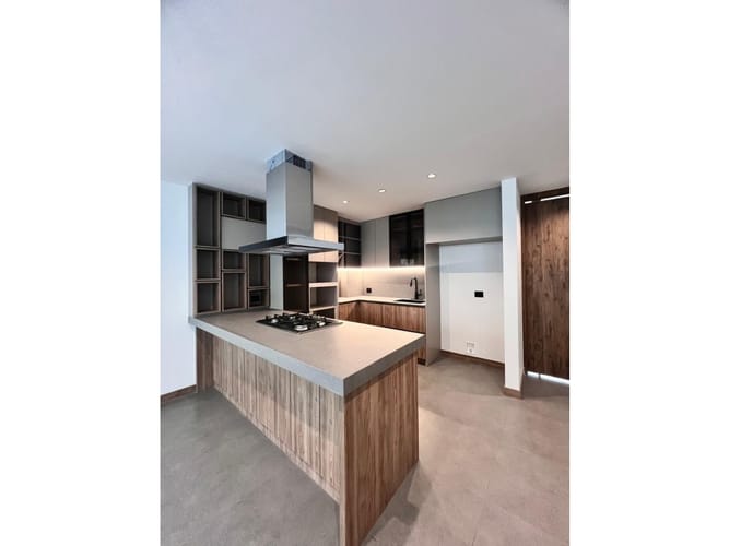 Casa de 5 alcobas en venta en El Porvenir, Rionegro, 253 m² · foto 3 de 24