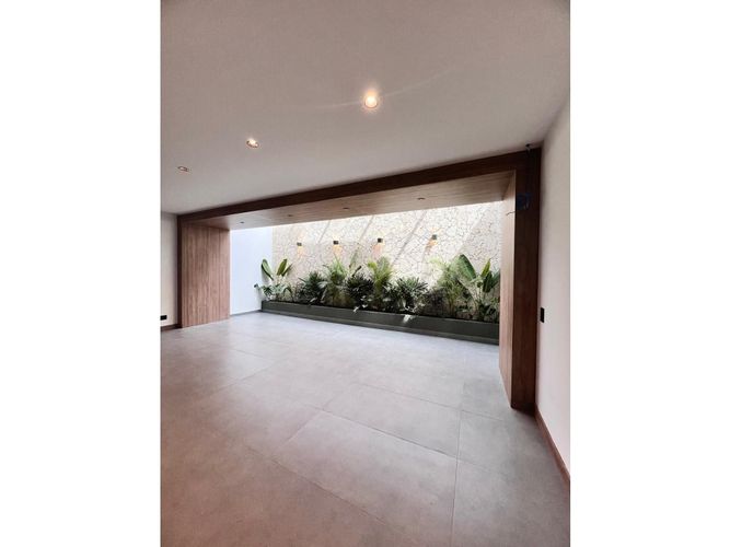 Casa de 5 alcobas en venta en El Porvenir, Rionegro, 253 m² · foto 4 de 24
