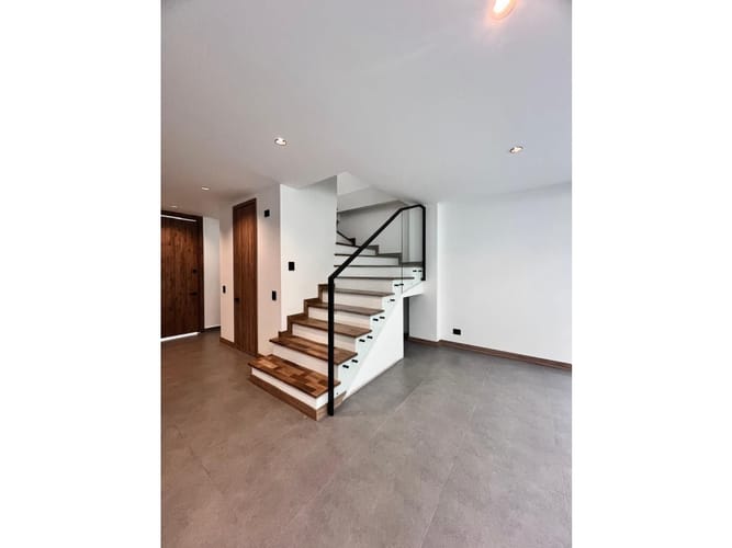 Casa de 5 alcobas en venta en El Porvenir, Rionegro, 253 m² · foto 6 de 24