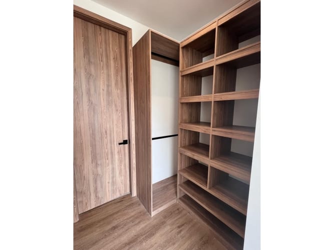 Casa de 5 alcobas en venta en El Porvenir, Rionegro, 253 m² · foto 11 de 24